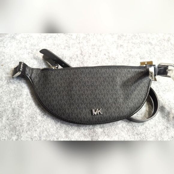 NWT Michael Kors Reversible Belt Bag - Picture 1 of 9